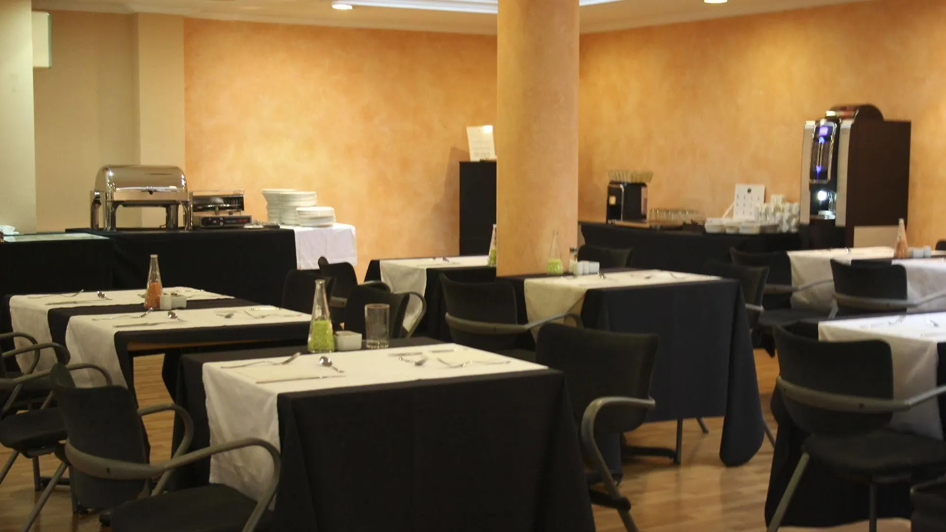 Hotel Abbot Barcelona 4*,